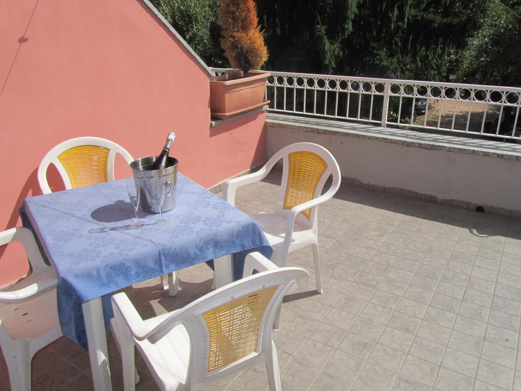 Residence Laguna Beach Pianello Del Lario المظهر الخارجي الصورة